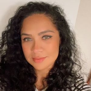 Meet your Posher, Cecilia